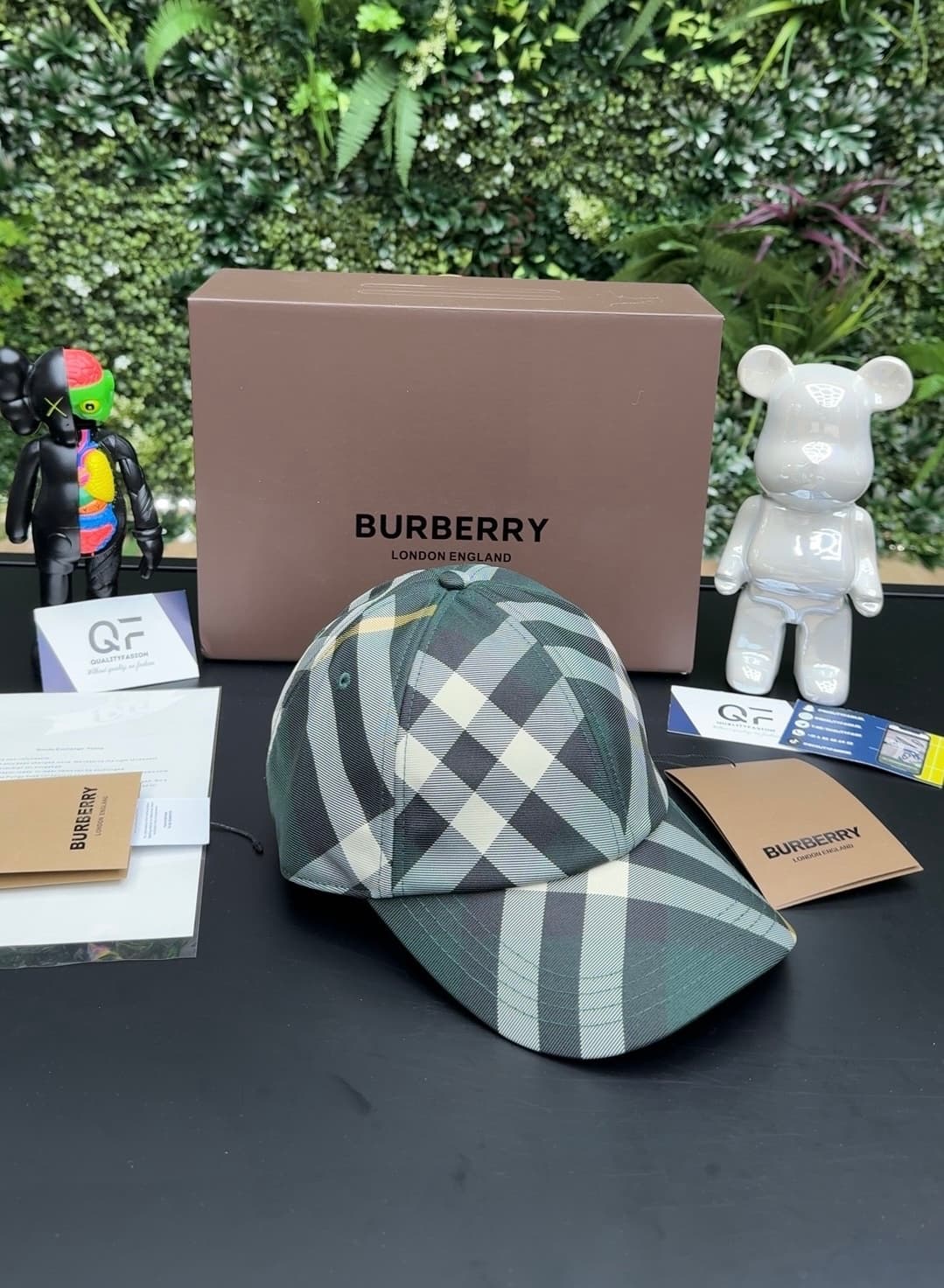 Burberry checkered Print Cap Green