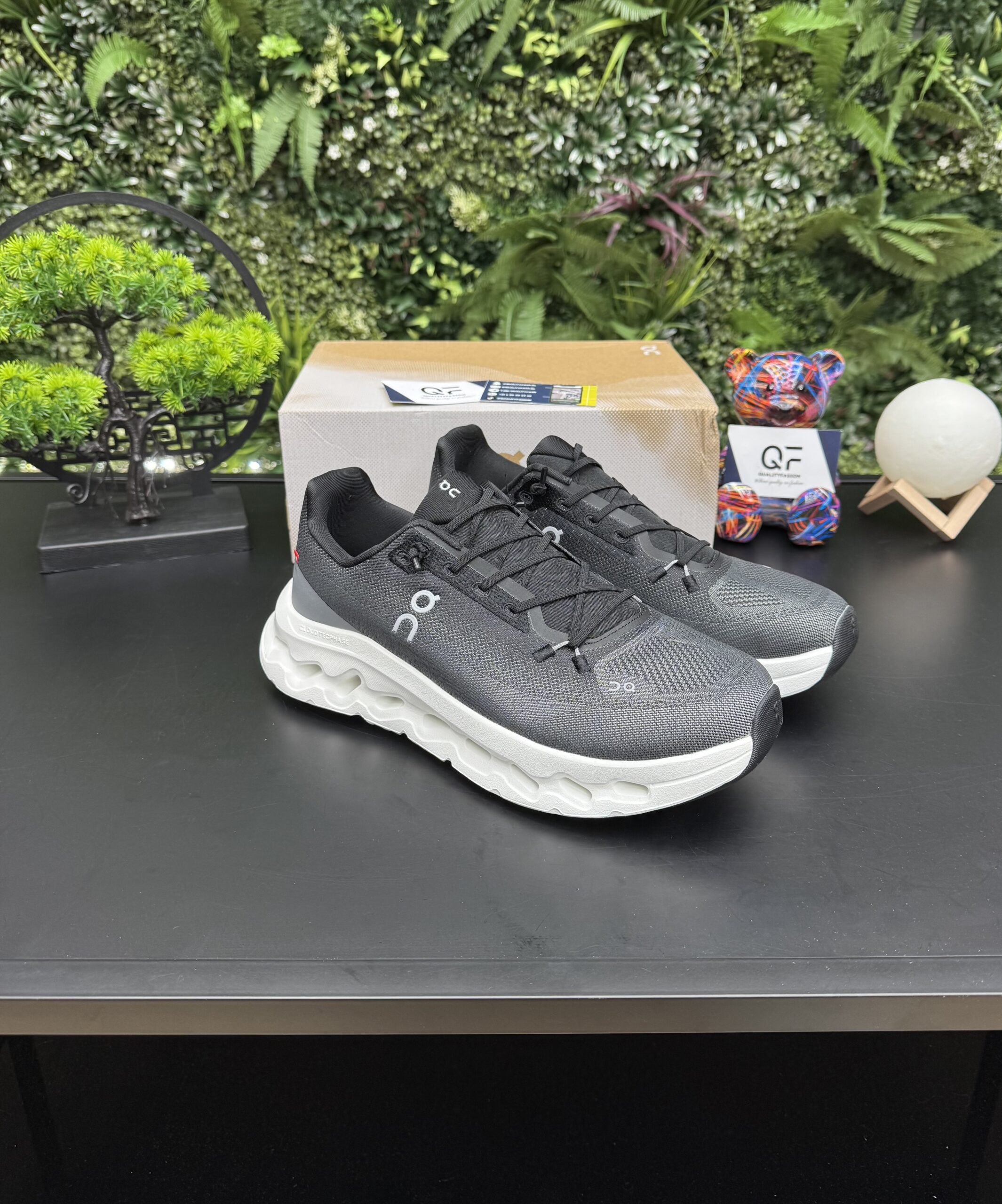 On Running Cloudtilt Sneaker Black/White