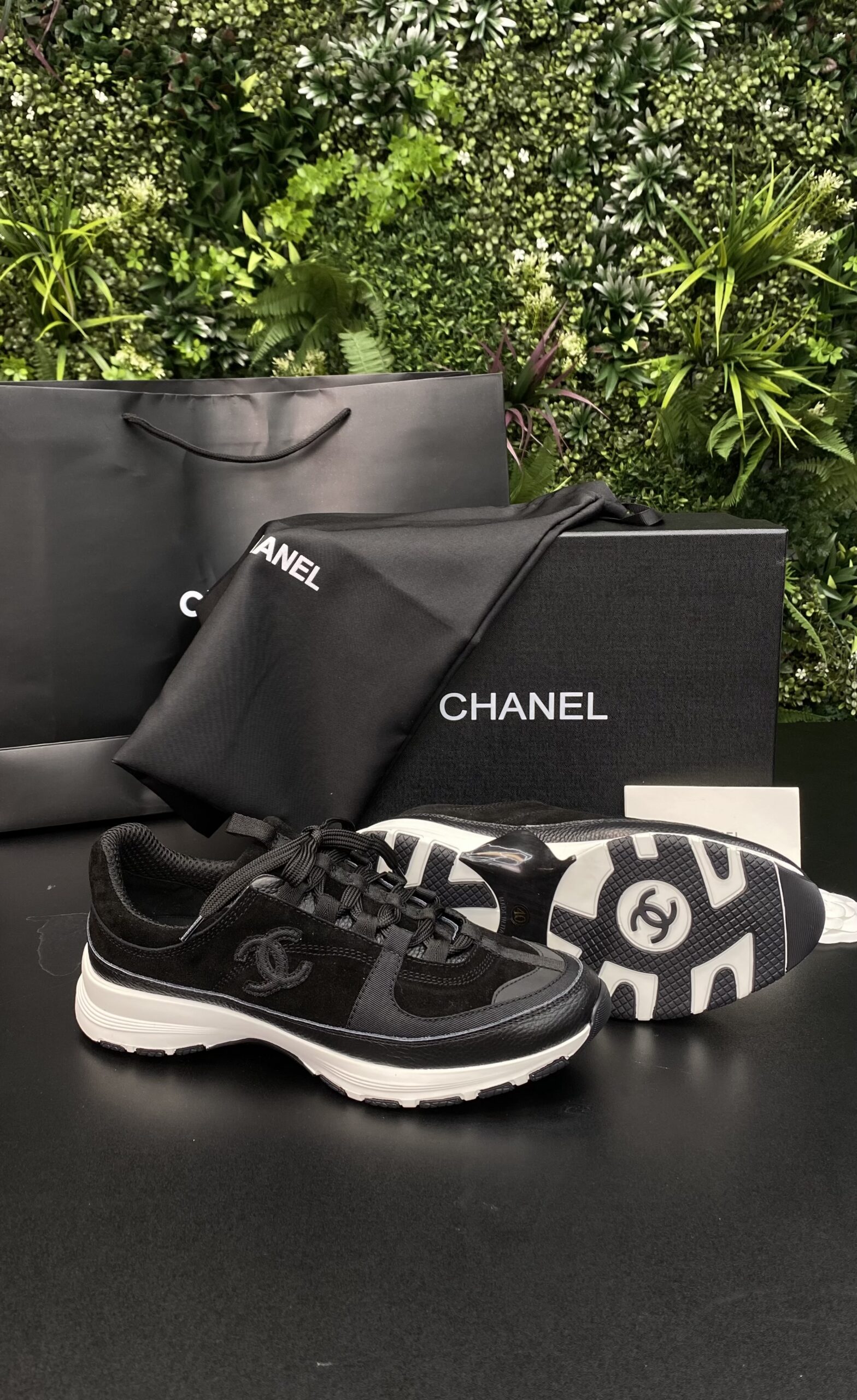Chanel Low Top CC Runner Black/White