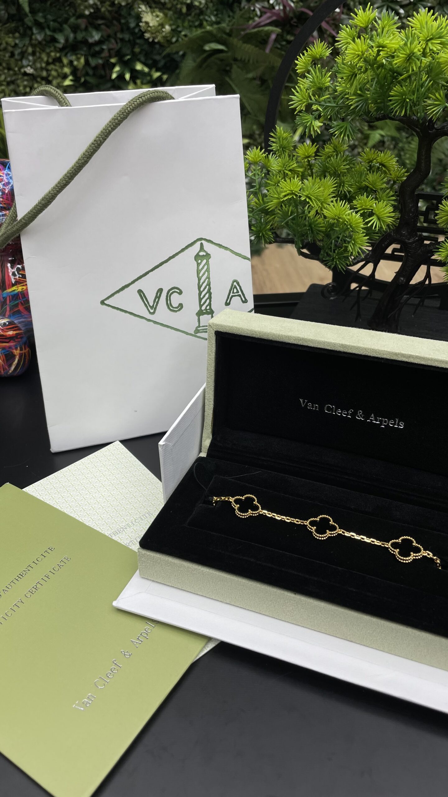 Van Cleef & Arpels Vintage Alhambra bracelet 5 motifs Gold/Black