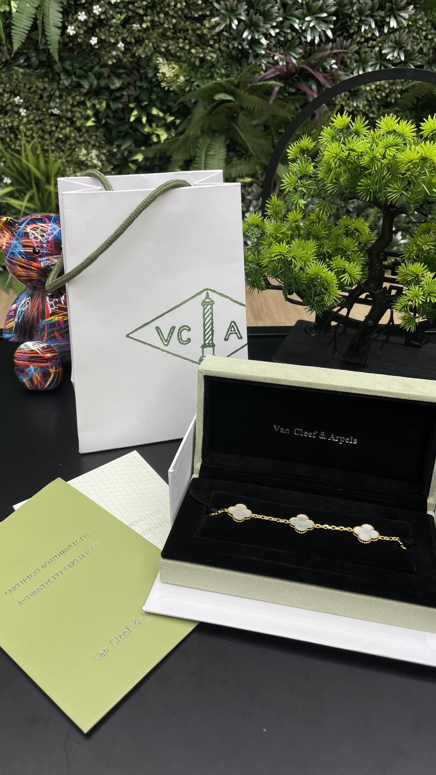 Van Cleef & Arpels Vintage Alhambra bracelet 5 motifs Gold/White