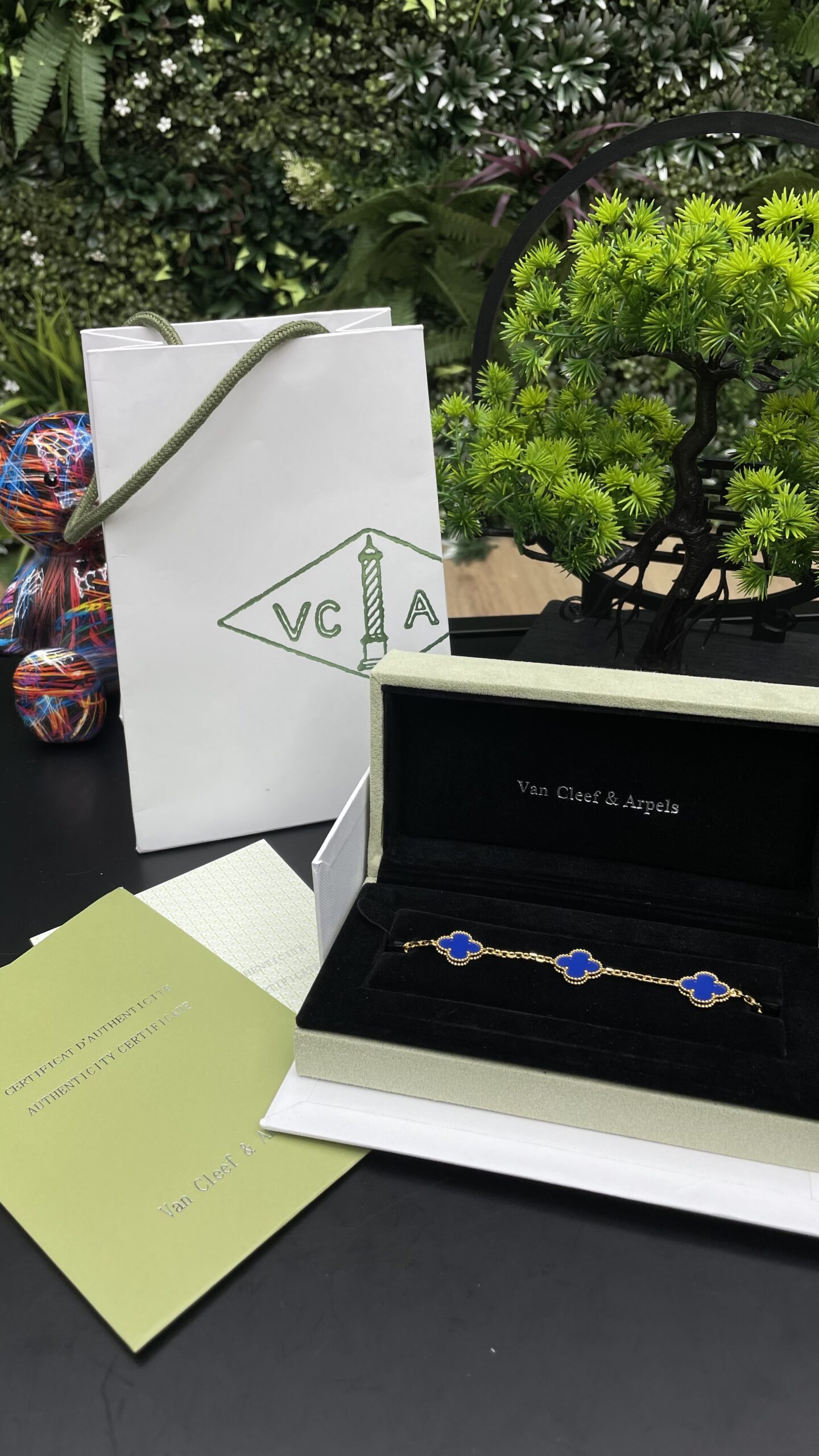 Van Cleef & Arpels Vintage Alhambra bracelet 5 motifs Gold/Blue