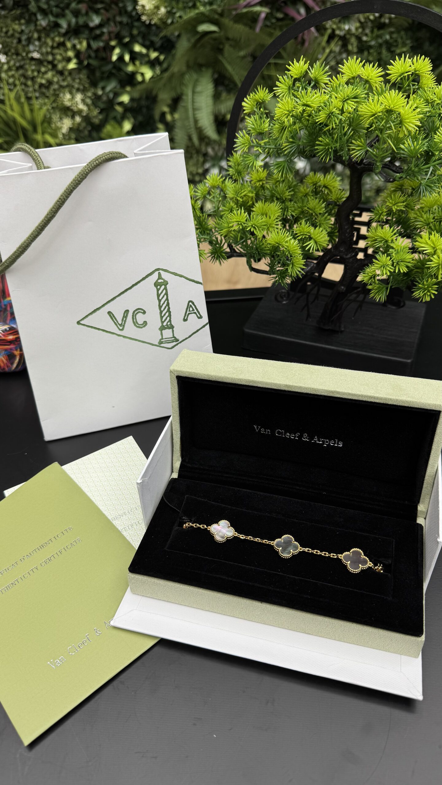 Van Cleef & Arpels Vintage Alhambra bracelet 5 motifs Gold/Grey