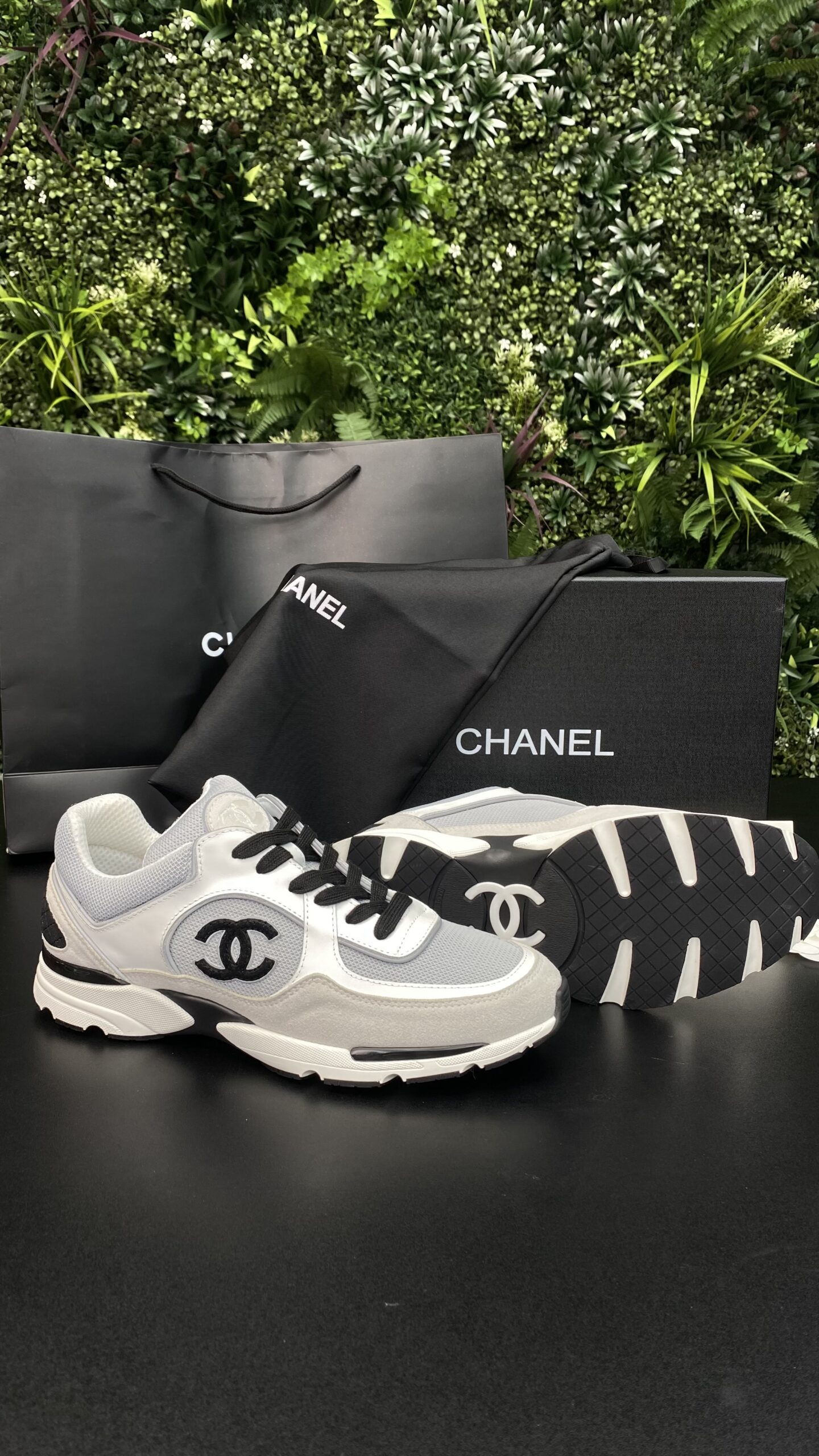 Chanel Low Top Trainer White/Black