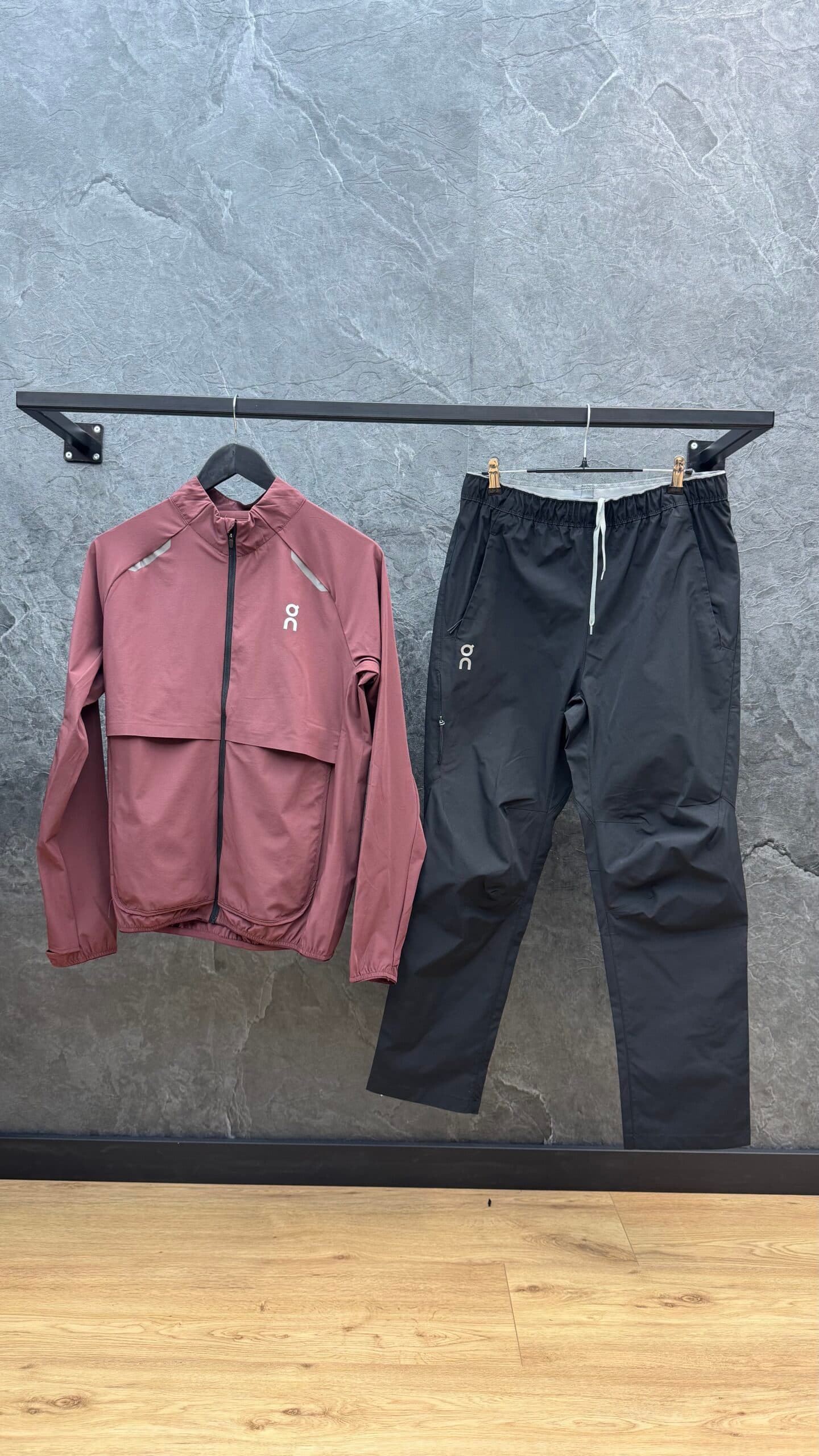 On Running Core Tracksuit Bordeaux