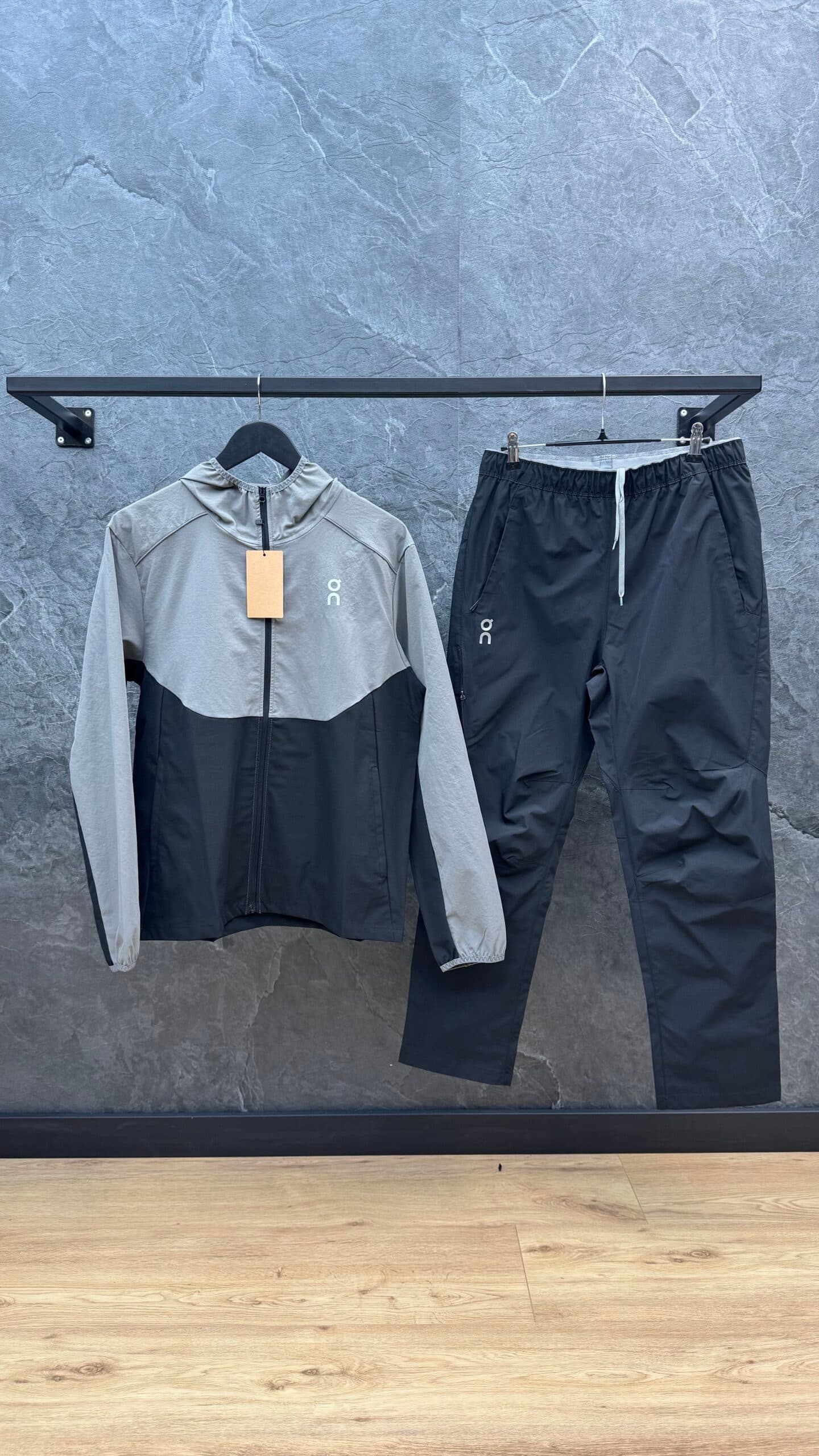On Running Core Tracksuit Antracite/Black
