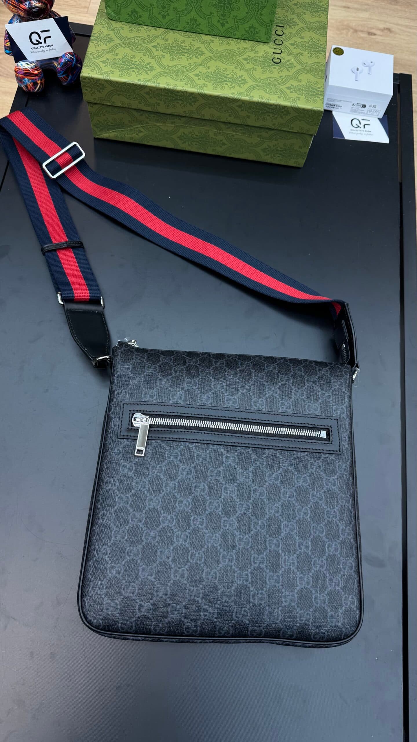 Gucci GG Supreme Messenger Bag Large