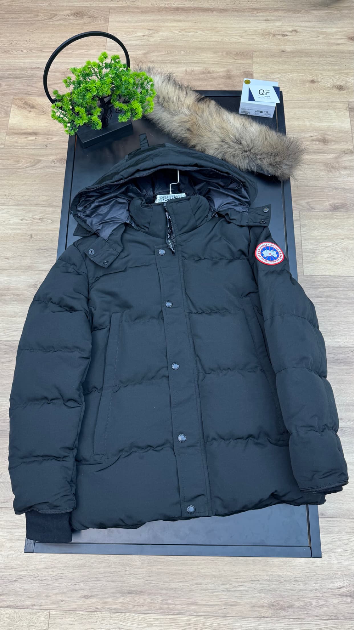 Canada Goose Wyndham Jacket Red Logo