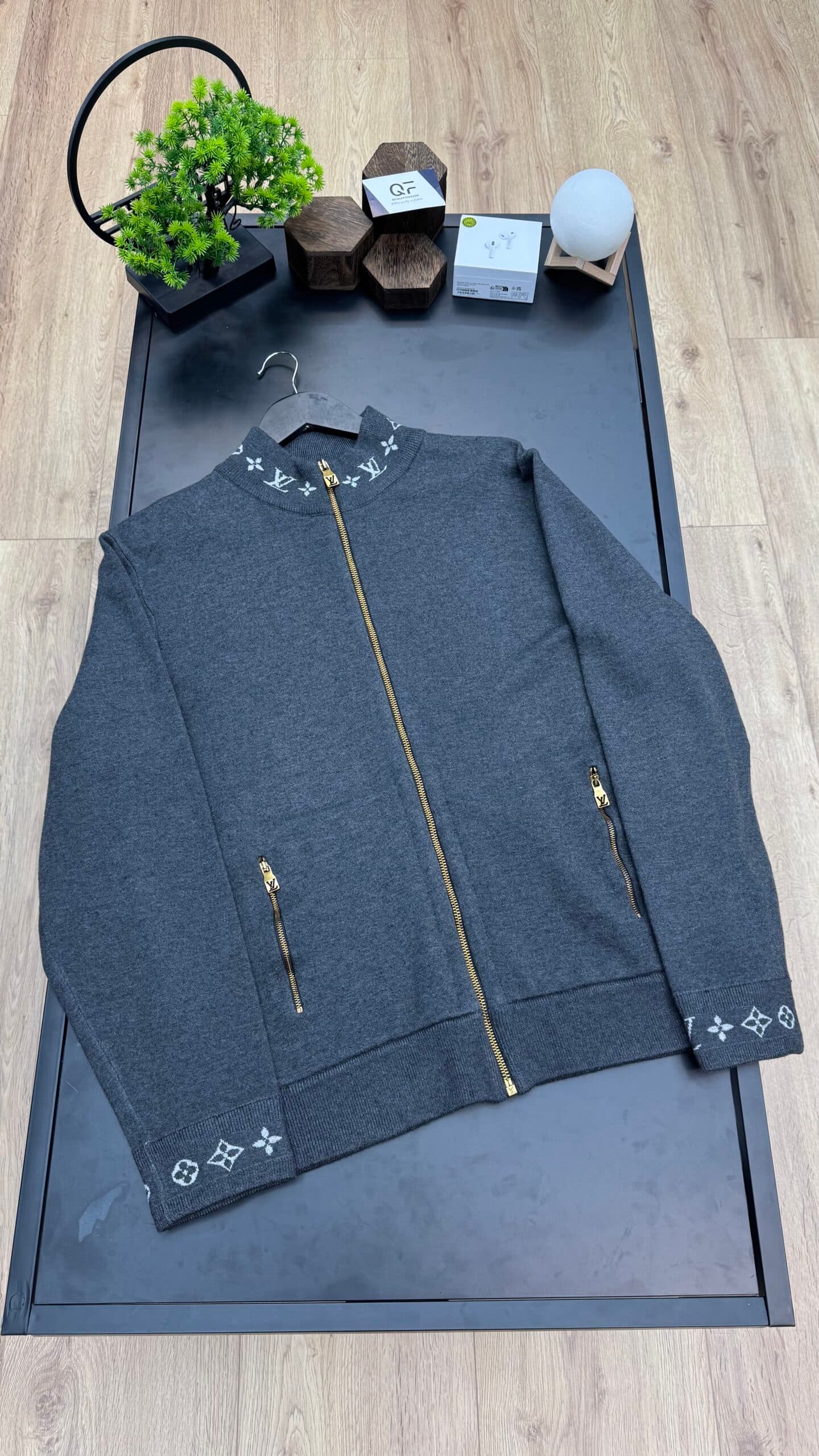 Louis Vuitton Pull Over Knit Vest Antraciet